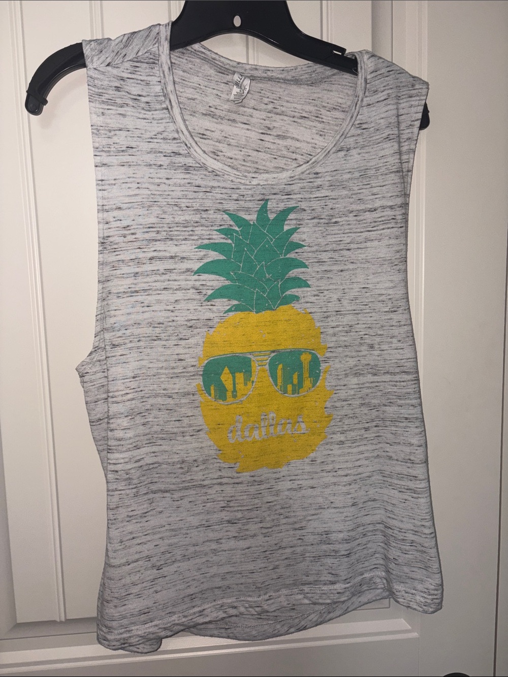 Sleeveless Gray Pineapple Graphic Tank Top - Dallas